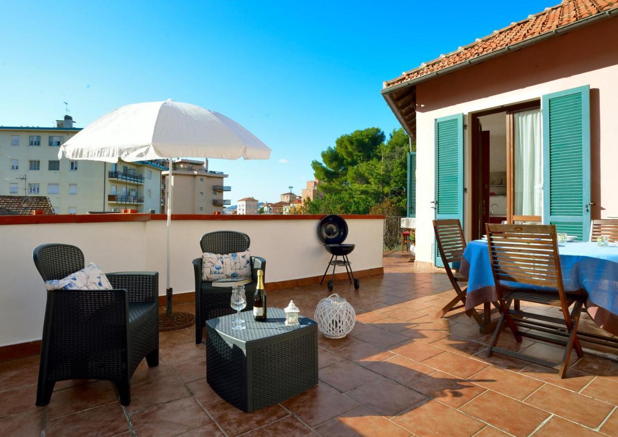 因佩里亚Casa Con Grande Terrazza, Ac, Wifi, Posto Auto E Vicino Al Mare别墅 外观 照片
