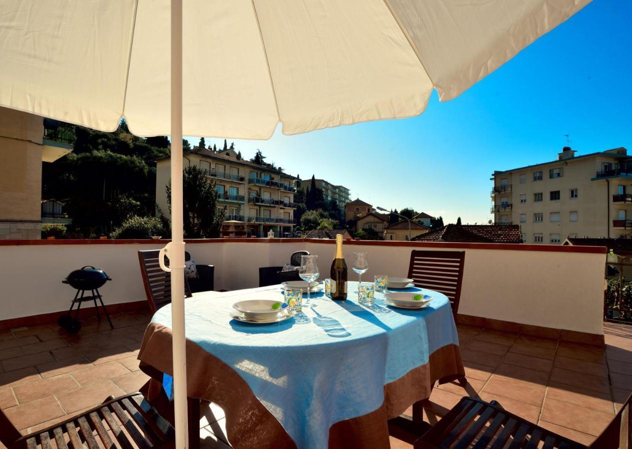 因佩里亚Casa Con Grande Terrazza, Ac, Wifi, Posto Auto E Vicino Al Mare别墅 外观 照片