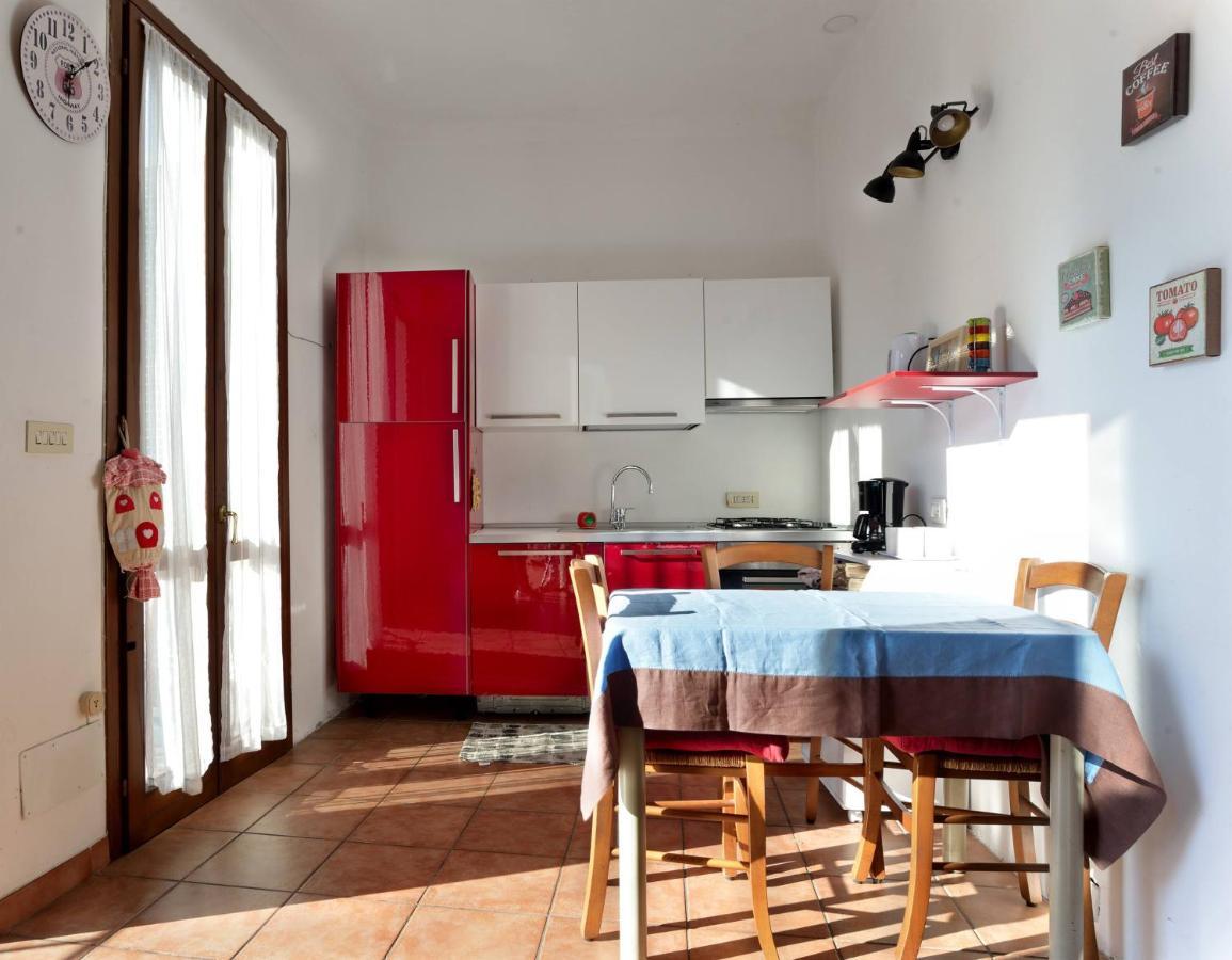 因佩里亚Casa Con Grande Terrazza, Ac, Wifi, Posto Auto E Vicino Al Mare别墅 外观 照片